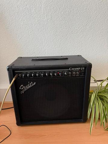 Fender champ 25 (1993) hybrid amp beschikbaar voor biedingen