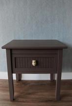 Bruin kastje met uil detail, Huis en Inrichting, Tafels | Bijzettafels, 45 tot 60 cm, Minder dan 55 cm, Gebruikt, Ophalen of Verzenden