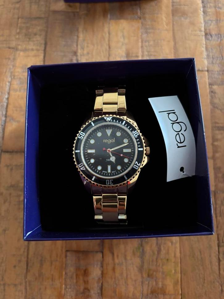 Goudkleurig horloge nieuw in doos, Sieraden, Tassen en Uiterlijk, Horloges | Heren, Zo goed als nieuw, Overige merken, Staal, Ophalen of Verzenden