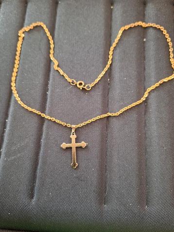 Goud kleurig kruisje met ketting 50cm beschikbaar voor biedingen