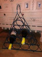 Stijlvolle metalen wijnrek – piramide model, Huis en Inrichting, Woonaccessoires | Wijnrekken, Ophalen of Verzenden, Zo goed als nieuw