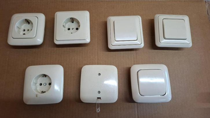 Schakelmateriaal, Doe-het-zelf en Verbouw, Elektra en Kabels, Gebruikt, Schakelaar, Ophalen of Verzenden
