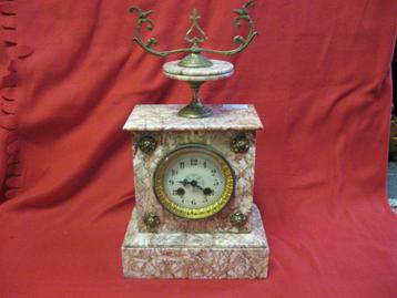 fraaie antieke marmeren klokkast beschikbaar voor biedingen