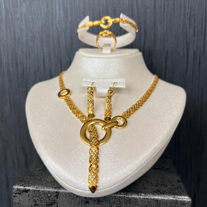 21 karaat gouden set ketting armband oorbellen ring, Sieraden, Tassen en Uiterlijk, Kettingen, Nieuw, Goud, Ophalen of Verzenden