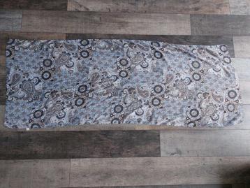 Zachte sjaal /omslagdoek in aardetinten met goudprint 184x74 beschikbaar voor biedingen