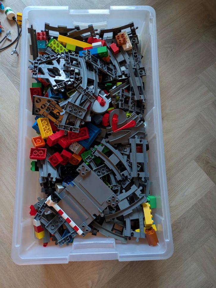 Duplo Trein baan- 2 elektrische- plus getallentrein en rails, Kinderen en Baby's, Speelgoed | Duplo en Lego, Gebruikt, Duplo, Complete set
