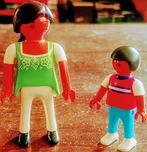 Vrouw En Kind Met T-Shirt Wit Rood Met Blauwwit Gestreept, Ophalen of Verzenden, Gebruikt, Los playmobil