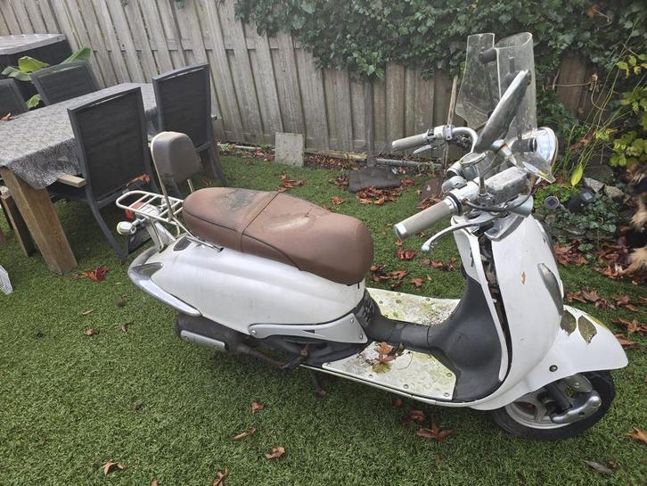 Gratis scooter Znen retro, Fietsen en Brommers, Brommeronderdelen | Scooters, Gebruikt, Overige merken, Overige typen, Ophalen of Verzenden