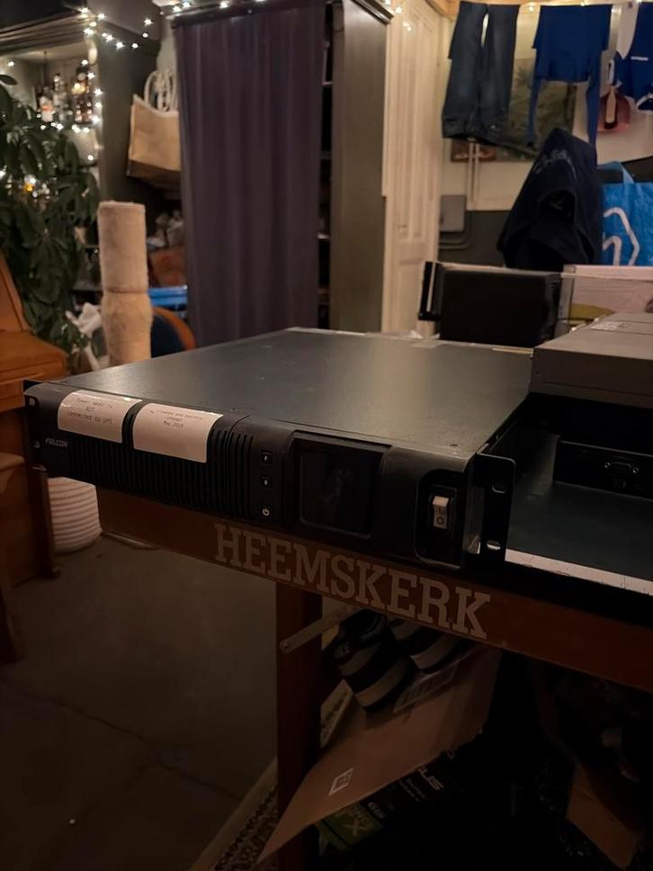 Aantal Rackmount UPS Systemen/batterypacks(APC/Falcon/Eaton), Computers en Software, Noodvoedingen (UPS), Gebruikt, Ophalen of Verzenden