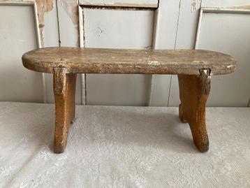 Brocante houten krukje - voetenbankje - bankje beschikbaar voor biedingen