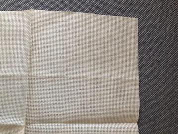 borduurstof aida 30 x 40 lichtgeel beschikbaar voor biedingen