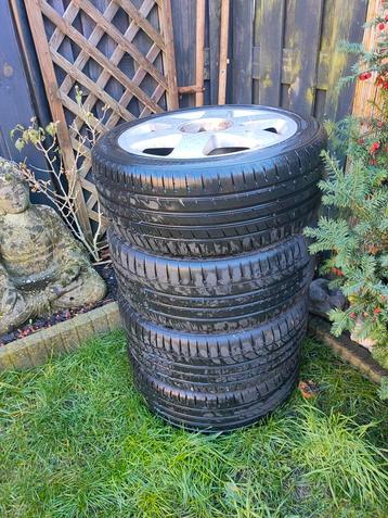 Audi TT Banden Stapel met Velgen beschikbaar voor biedingen