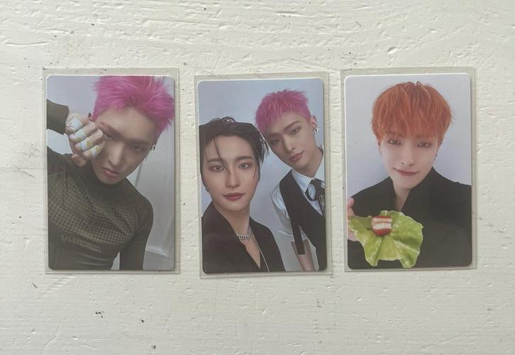 Wtt/wts Ateez photocards en album inclusions, Verzamelen, Muziek, Artiesten en Beroemdheden, Zo goed als nieuw, Foto of Kaart