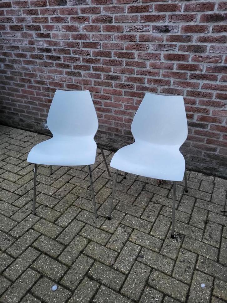 Kartell Maui Vico Magistretti lichtgrijs  design stoelen, Huis en Inrichting, Stoelen, Gebruikt, Twee, Kunststof, Ophalen