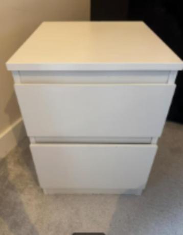 Net Bedkastje voor Ikea Malm bed. Afmetingen 40x48x55cm