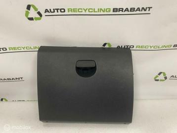 Klep Dashboardkastje Dacia Sandero Stepway ORIG 685124516R beschikbaar voor biedingen