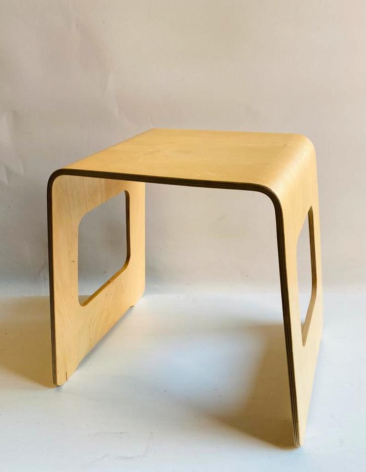 Beukenhouten Ikea kruk / bijzettafel Benjamin, Huis en Inrichting, Krukjes, Gebruikt, Hout, Ophalen of Verzenden