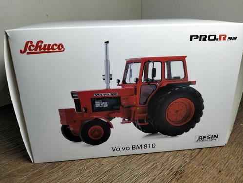 Te koop Schuco Volvo BM 810 Aangepast ., Hobby en Vrije tijd, Modelauto's | 1:32, Nieuw, Tractor of Landbouw, Schuco, Ophalen of Verzenden
