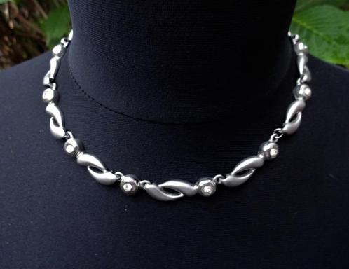 Zilverkleurige ketting schakels van 2 golfjes bol & glimmer, Sieraden, Tassen en Uiterlijk, Kettingen, Gebruikt, Overige materialen