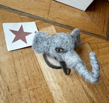 Olifant haakje decoratie Olifantje handmade vilt grijs haak beschikbaar voor biedingen