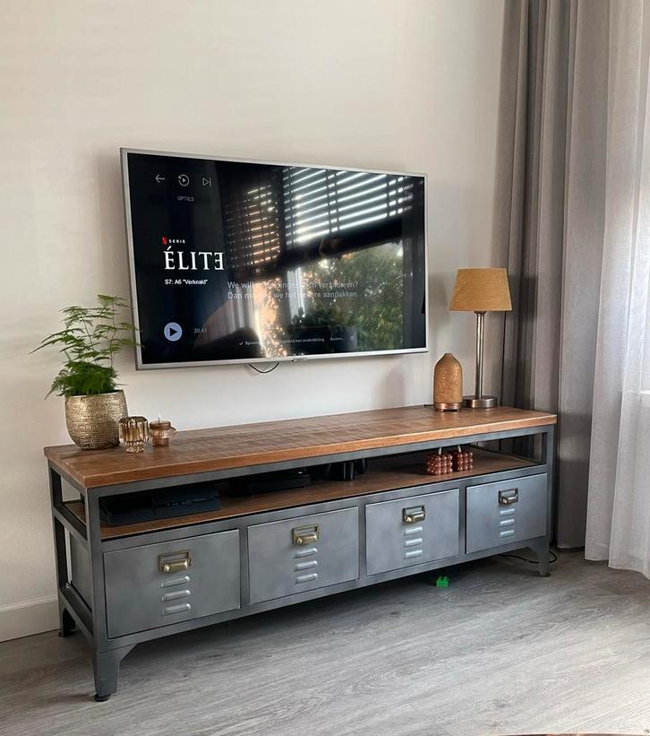 Stoer TV Meubel met Opbergruimte, Huis en Inrichting, Kasten | Televisiemeubels, Gebruikt, Minder dan 100 cm, 150 tot 200 cm, 25 tot 50 cm