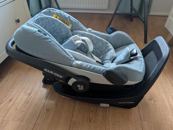 Maxi Cosi Pebble Pro i-Size met Family Fix 2 isofix basis beschikbaar voor biedingen