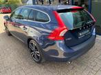 Volvo V60 2.0 T5 Momentum 240PK LEER / NAVI / 18'' VELGEN, Voorwielaandrijving, Gebruikt, Zwart, 4 cilinders