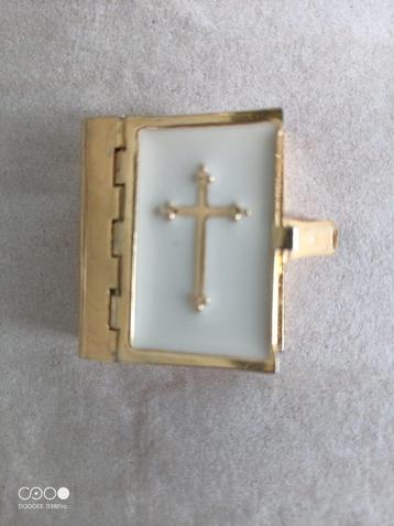 Miniatuur( zeer klein)gedrukt! BIJBEL 3,5X3X1cm beschikbaar voor biedingen