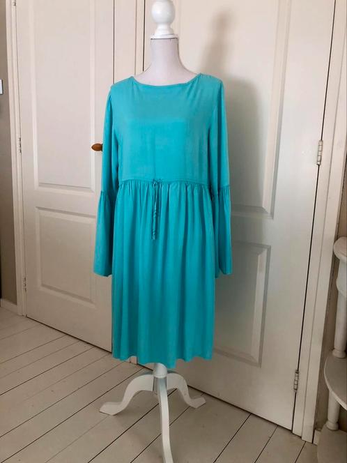 Hot Lava Jurk / Turquoise / XL / 40 / 42 / 44, Kleding | Dames, Jurken, Zo goed als nieuw, Maat 46/48 (XL) of groter, Blauw, Onder de knie