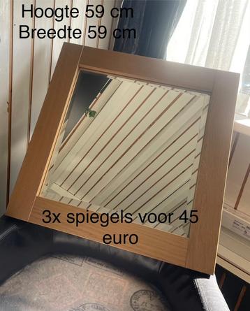 Spiegels en kaarsenstandaard beschikbaar voor biedingen