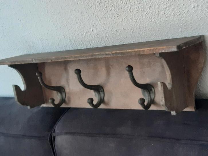 Regaal landelijk" houten rek",kapstok,,smeedijzeren haken, Antiek en Kunst, Curiosa en Brocante, Ophalen of Verzenden