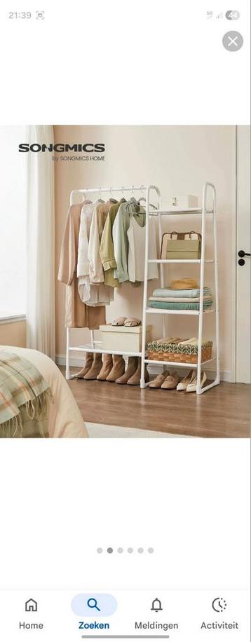 Kleding kreeg nieuw in doos  beschikbaar voor biedingen