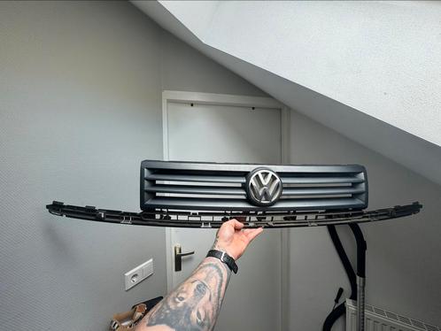2 x Volkswagen Vento Phase 1 Grill ‘92, Auto-onderdelen, Carrosserie en Plaatwerk, Bumper, Volkswagen, Voor, Nieuw, Ophalen of Verzenden
