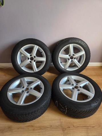 Winterbanden + Originele VW velgen 15" in zeer goede staat beschikbaar voor biedingen