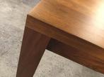 Prachtige noten houten Tafel (bureau) met diepe lades., Huis en Inrichting, Bureaus, Ophalen, Zo goed als nieuw, Bureau