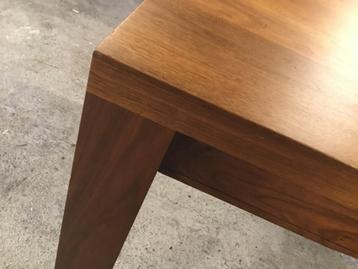 Prachtige noten houten Tafel (bureau) met diepe lades. - afbeelding 2