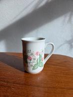 Vintage Churchill England Mok met Bessen Design, Ophalen of Verzenden, Zo goed als nieuw, Overige stijlen, Kop(pen) en/of Schotel(s)