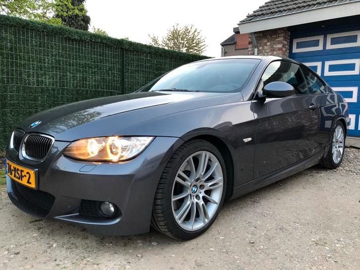 BMW e92 325i 3.0 Coupe M pakket 2008 Grijs 132000km!!, Auto's, BMW, Particulier, 3-Serie, ABS, Airbags, Airconditioning, Alarm