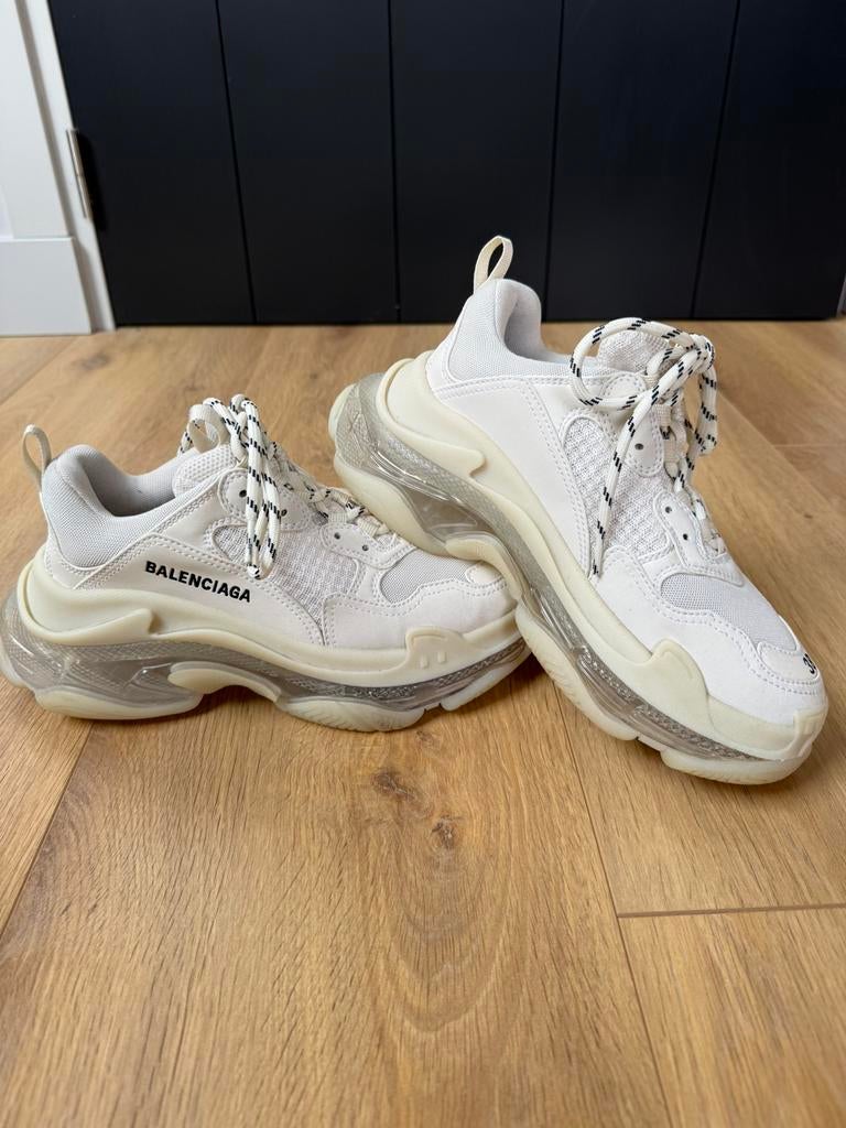 Balenciaga triple s sneaker créme, Wit, Ophalen of Verzenden, Sneakers of Gympen, Zo goed als nieuw