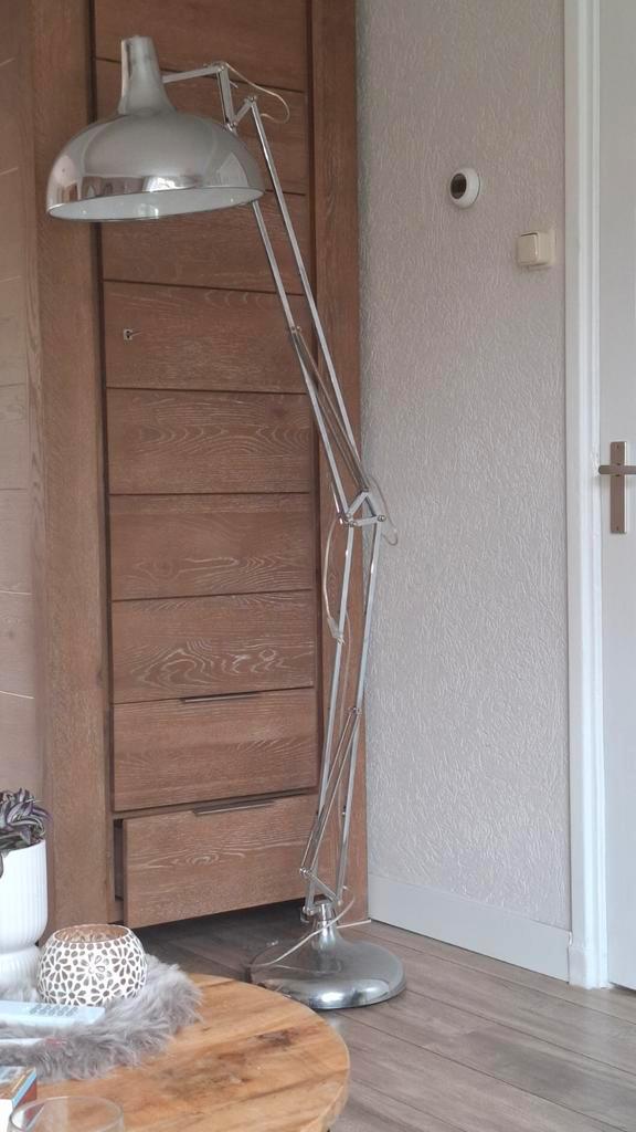 Knikarm Lamp - Verstelbare Vloerlamp, Huis en Inrichting, Lampen | Vloerlampen, Zo goed als nieuw, 150 tot 200 cm, Metaal, Ophalen