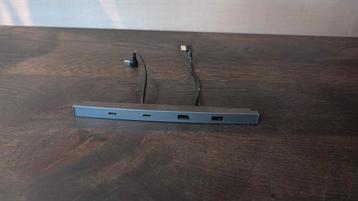 USB hub voor Tesla Model Y (2021 - februari 2025) beschikbaar voor biedingen