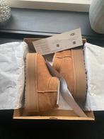 Nieuw in de doos UGG’s Claasic mini platform maat 39, Kleding | Dames, Schoenen, UGG, Beige, Snowboots, Nieuw