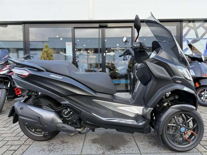 Piaggio MP3 530 E5 Exclusive Eindjaar Deal, Motoren, Motoren | Piaggio, Bedrijf, Scooter, 1 cilinder, Ophalen of Verzenden