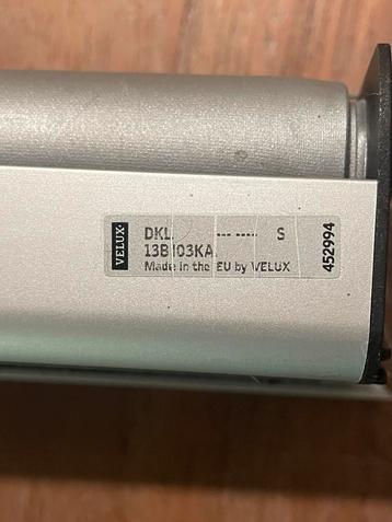 Zwart verduisterend rolgordijn Velux beschikbaar voor biedingen