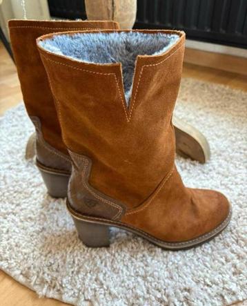 Tamaris mooie bruine leren winter laarsjes met hak mt 39 beschikbaar voor biedingen