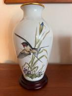 The Meadowland Bird Vase.  “Franklin Porcelain”, Antiek en Kunst, Ophalen