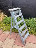 Oude houten trapje, Doe-het-zelf en Verbouw, Ladders en Trappen, Ophalen, Zo goed als nieuw, Minder dan 2 meter