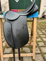 17,5 inch leren dressuurzadel Waldhausen, Dieren en Toebehoren, Paarden en Pony's | Zadels, Ophalen, Zo goed als nieuw, Dressuur