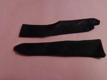 Barbie Vintage lange zwarte handschoenen beschikbaar voor biedingen