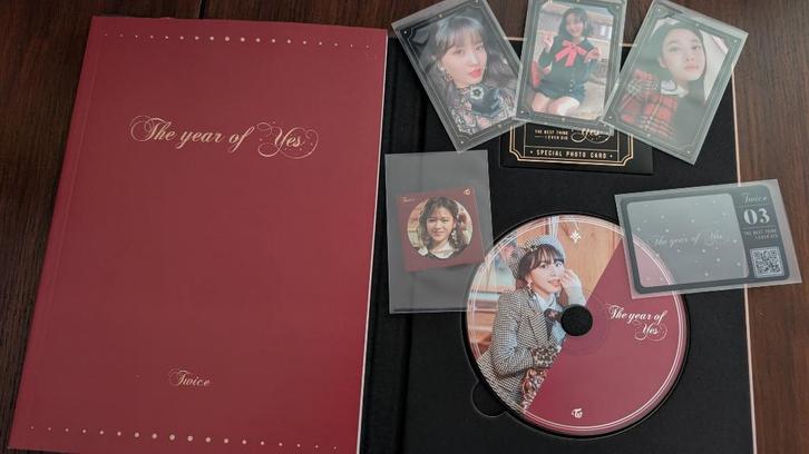 Twice - The year of Yes - Compleet album (zie beschrijving), Verzamelen, Muziek, Artiesten en Beroemdheden, Zo goed als nieuw